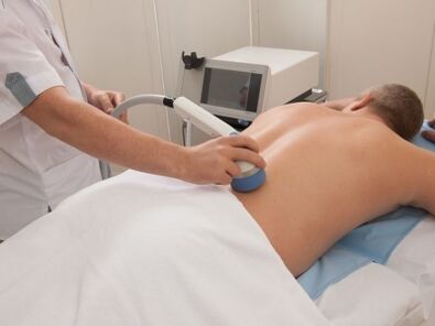 Réaliser une physiothérapie pour l'ostéochondrose thoracique soulagera la douleur et l'inflammation